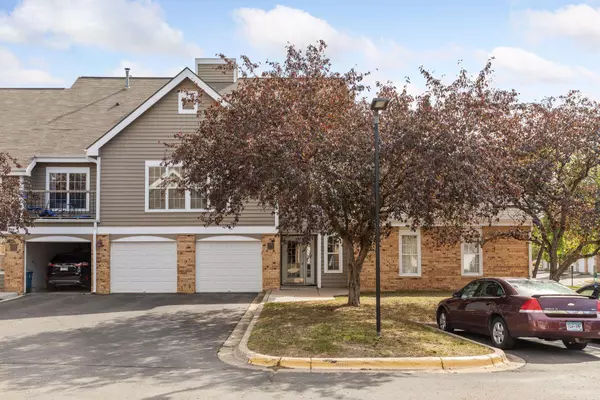 Minnetonka, MN 55343,5998 Chasewood Pkwy #1