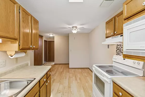 Arden Hills, MN 55112,4 Pine Tree DR #324