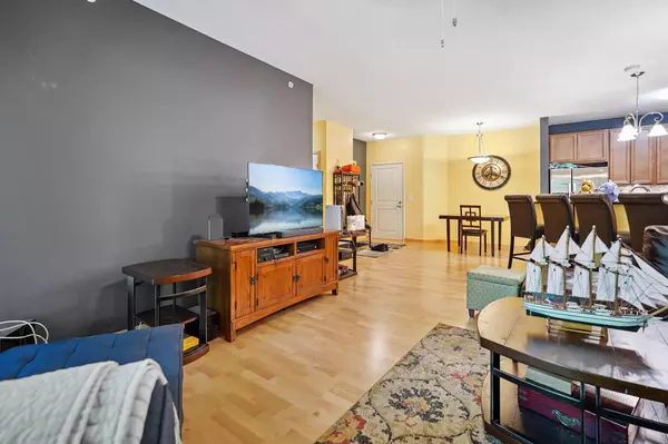 Hopkins, MN 55305,1505 5th ST N #304