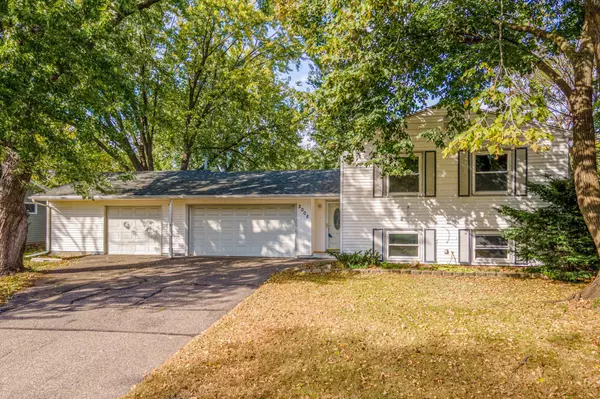 2008 Yellowstone TRL, Brooklyn Park, MN 55444