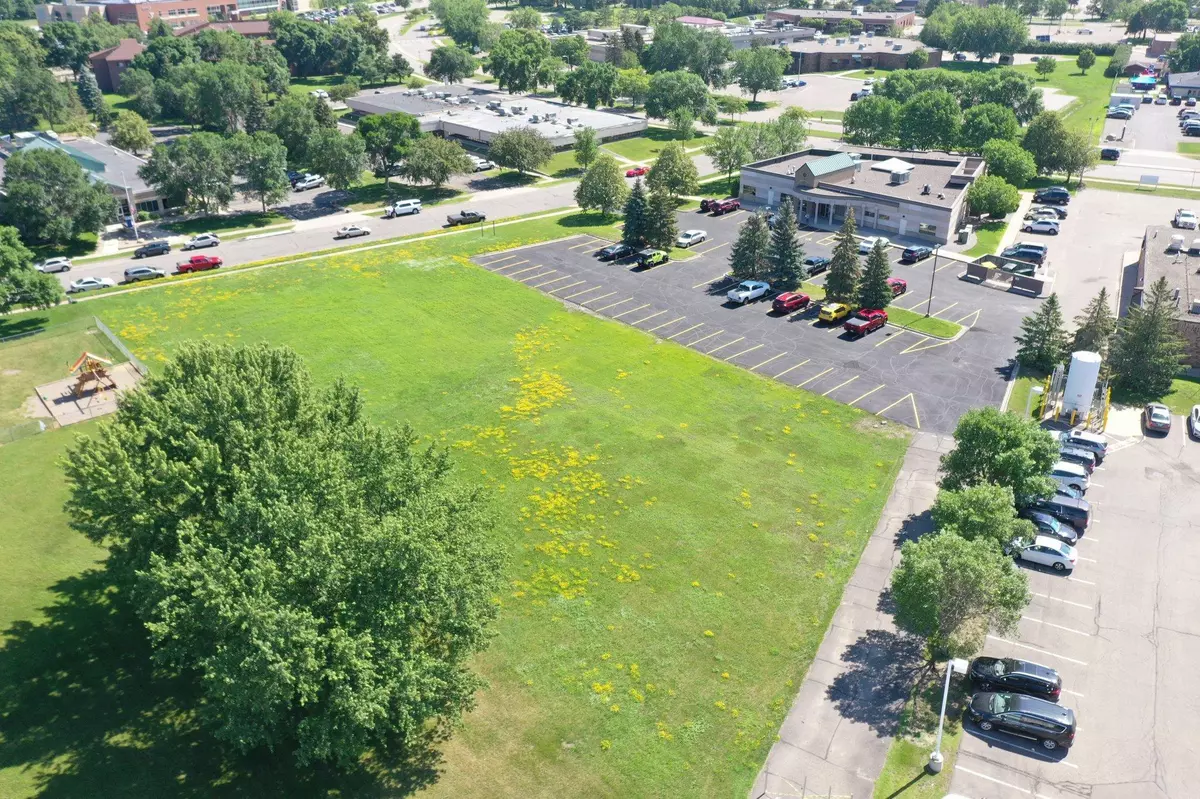 Saint Cloud, MN 56303,2030 Stearns WAY