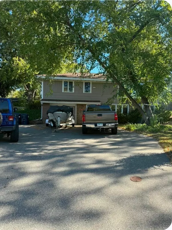 13817 Thomas AVE S, Burnsville, MN 55337