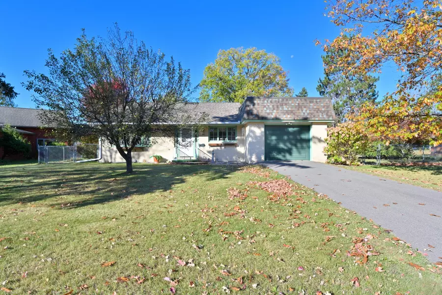 911 SW 4th AVE, Grand Rapids, MN 55744