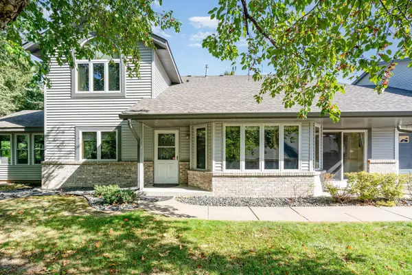 White Bear Lake, MN 55110,2523 Sumac RDG