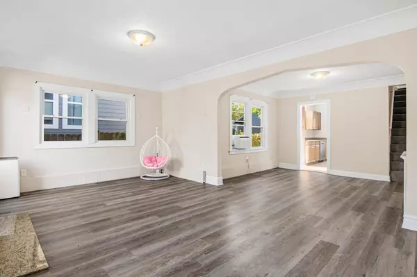 Minneapolis, MN 55412,3555 Dupont AVE N