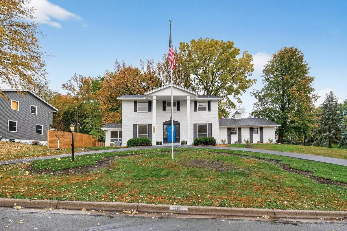 Burnsville, MN 55337,1009 Knob Hill RD