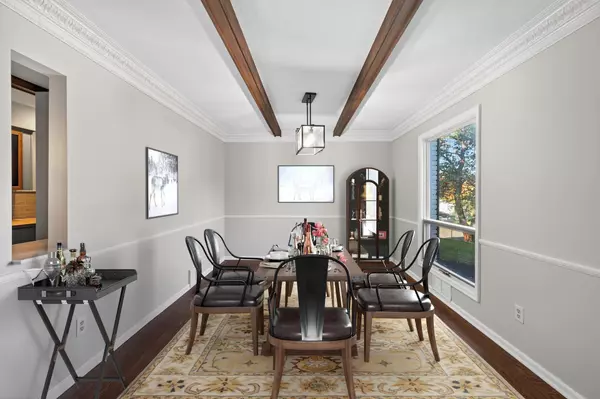 Burnsville, MN 55337,1009 Knob Hill RD