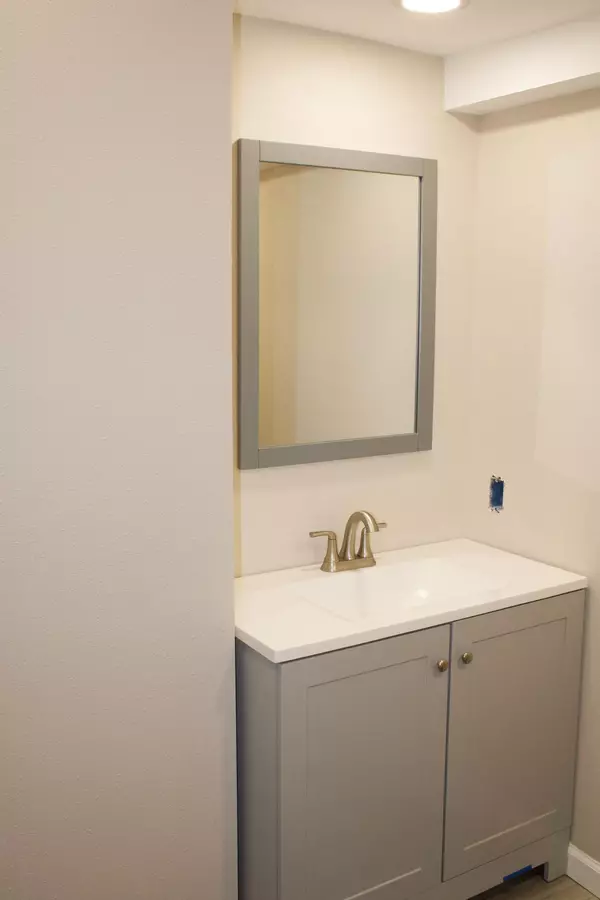 Lake Crystal, MN 56055,212 N Murphy ST