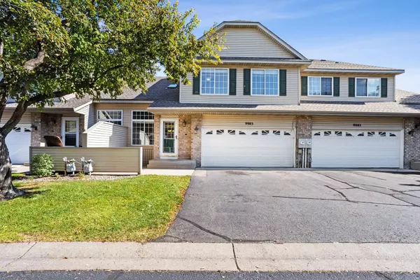9983 Hamlet LN S, Cottage Grove, MN 55016