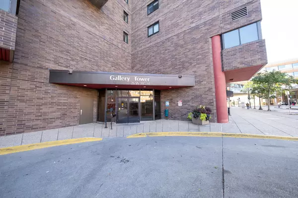 Saint Paul, MN 55102,26 10th ST W #804