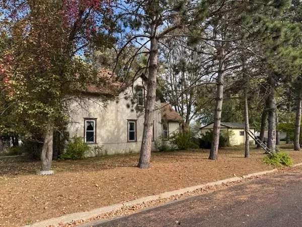 Brainerd, MN 56401,923 11th ST SE