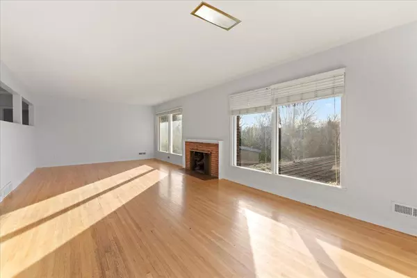 Edina, MN 55436,5528 Merritt CIR