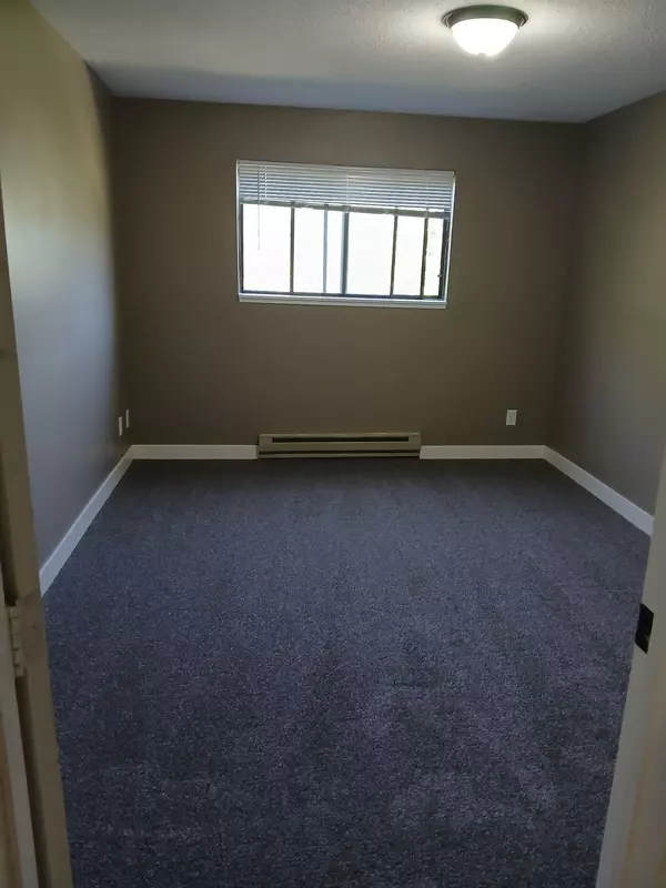 Marshall, MN 56258,901 Country Club DR #204