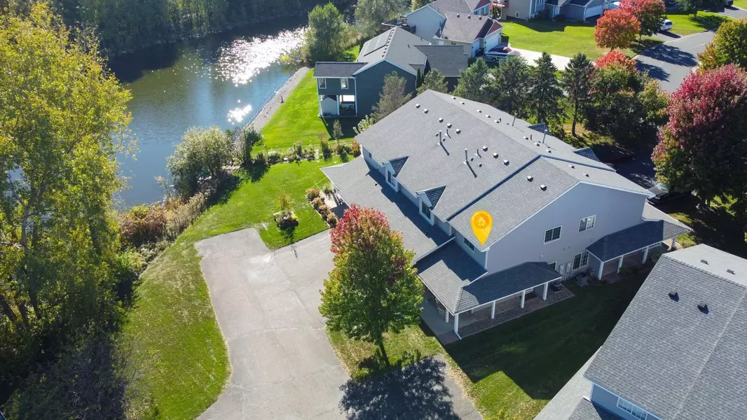656 Oak LN, Lino Lakes, MN 55014