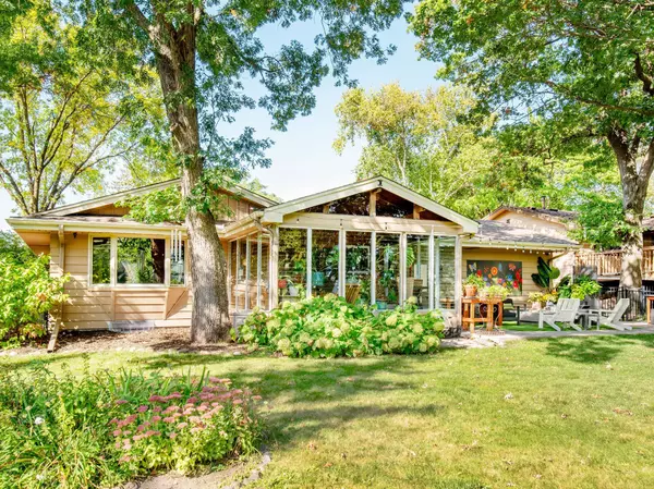 33 19th AVE SW, New Brighton, MN 55112