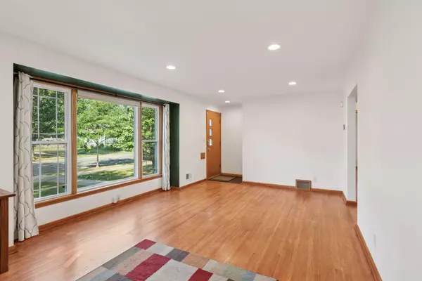 Minneapolis, MN 55407,4215 16th AVE S
