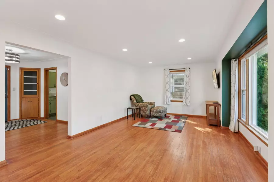 4215 16th AVE S, Minneapolis, MN 55407