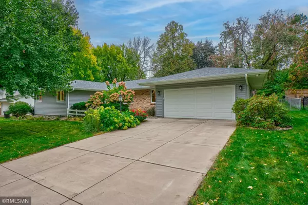 Maplewood, MN 55119,2444 Mamie AVE E