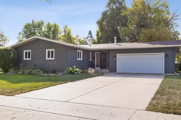 Fargo, ND 58102,67 N Woodcrest DR N