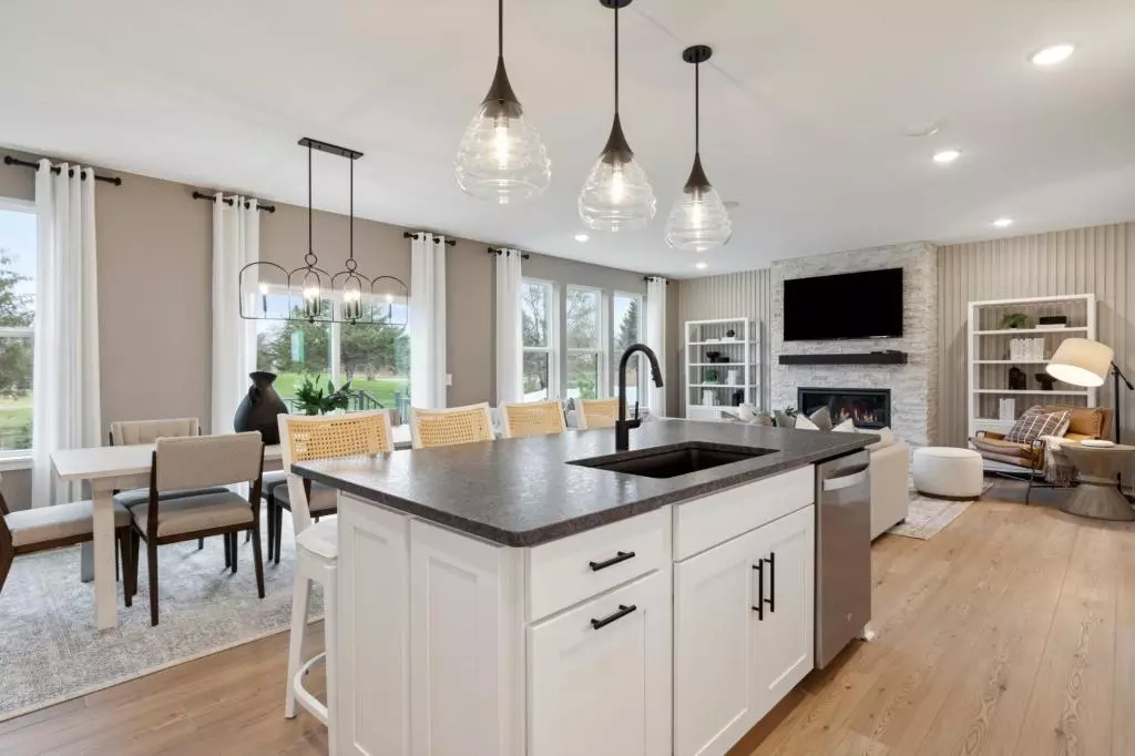 Woodbury, MN 55129,10398 Mcgregor BLVD