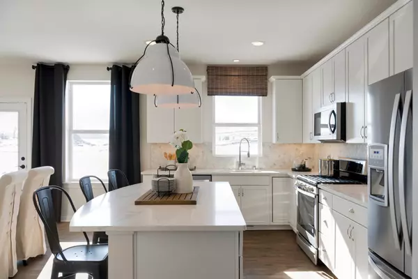 Woodbury, MN 55129,10390 McGregor BLVD