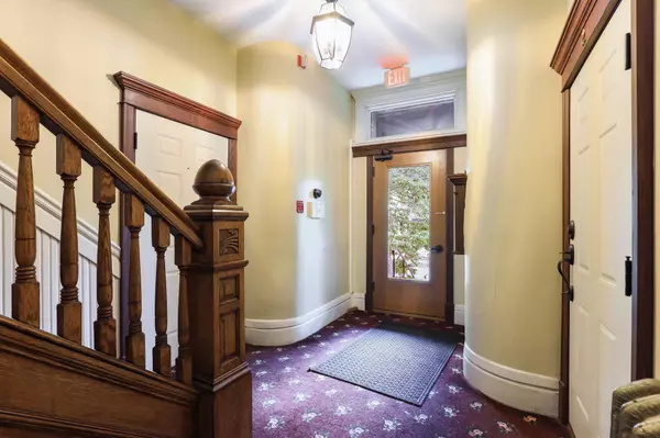 Minneapolis, MN 55404,1520 Elliot Ave #4