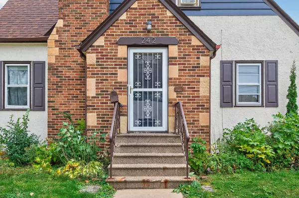 West Saint Paul, MN 55118,242 Annapolis ST W