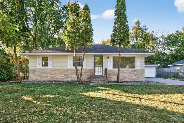 1614 Hillview RD, Shoreview, MN 55126