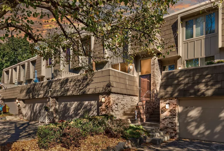 10307 Berkshire RD, Bloomington, MN 55437