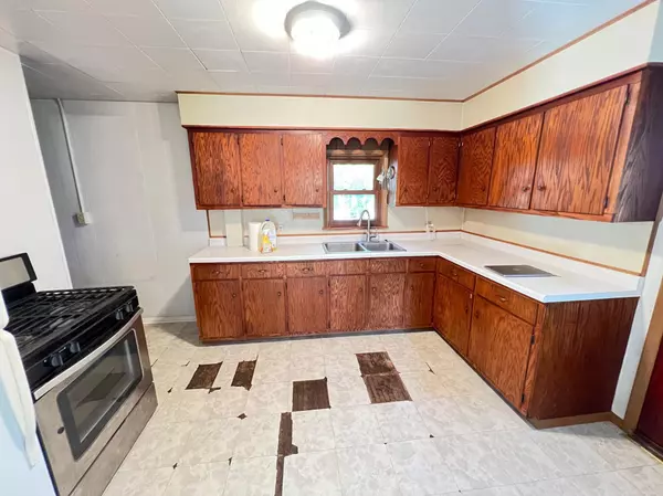 Spring Valley, MN 55975,213 W Fremont ST