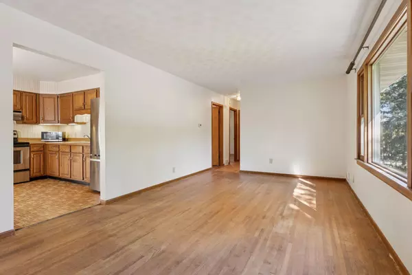 Roseville, MN 55113,2071 Dale ST N