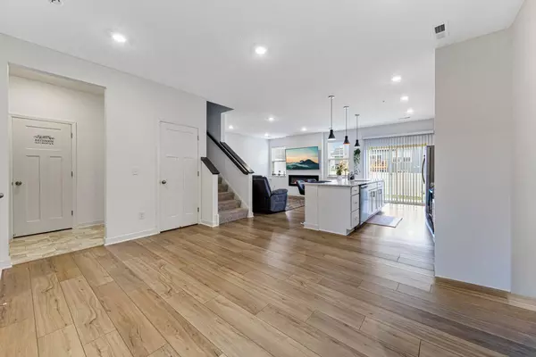 Shakopee, MN 55379,2006 Tyrone DR