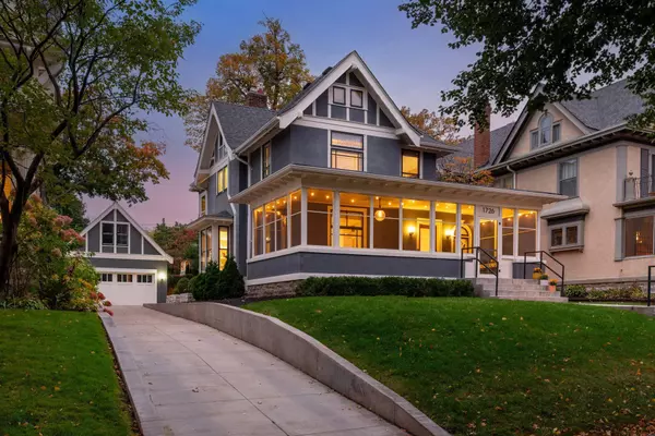 Minneapolis, MN 55403,1726 Irving AVE S