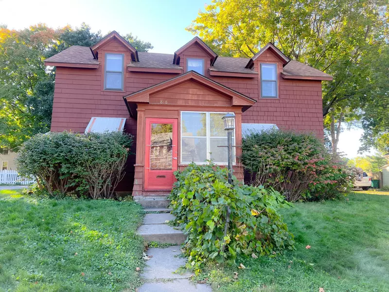 818 7th ST S, Stillwater, MN 55082
