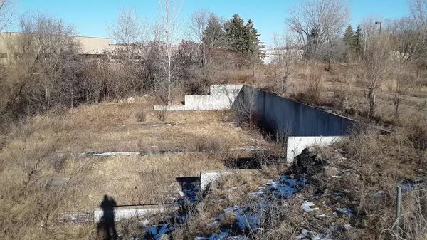 Vadnais Heights, MN 55127,379 Commerce CT