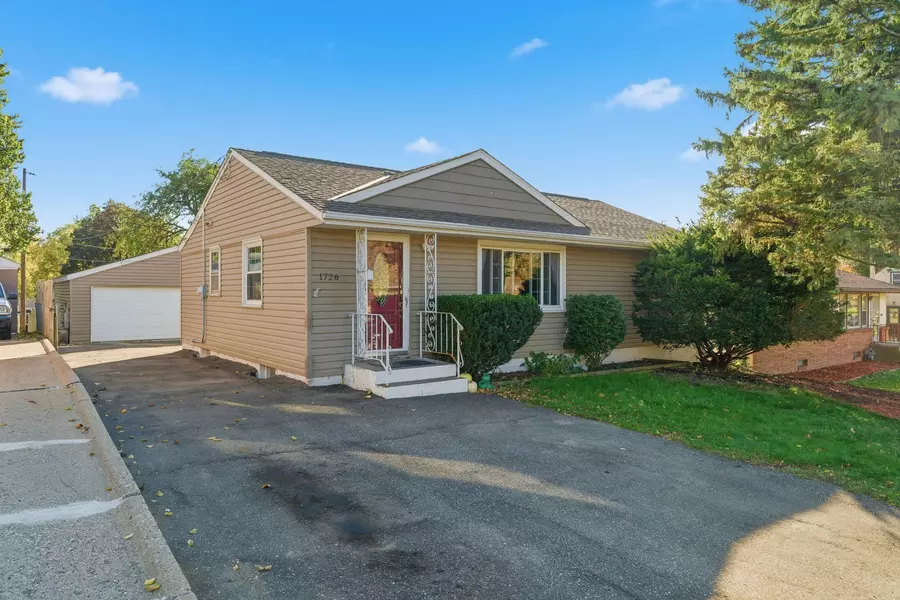 1726 Hyacinth AVE E, Saint Paul, MN 55106