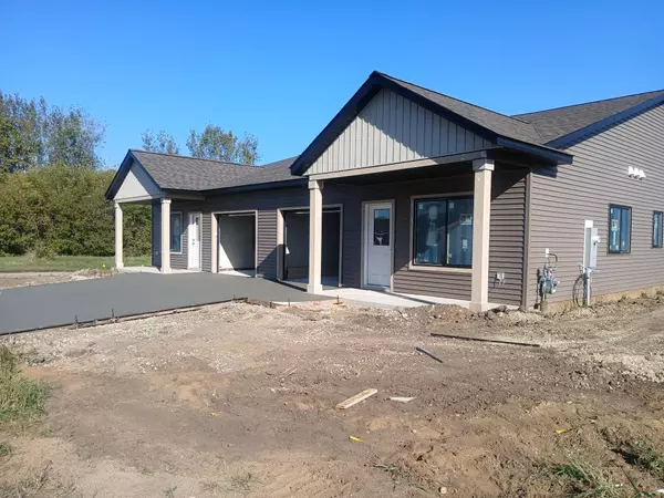 2011 20th ST, Zumbrota, MN 55992