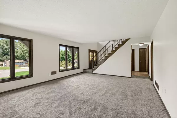 Apple Valley, MN 55124,108 Hidden Meadow RD
