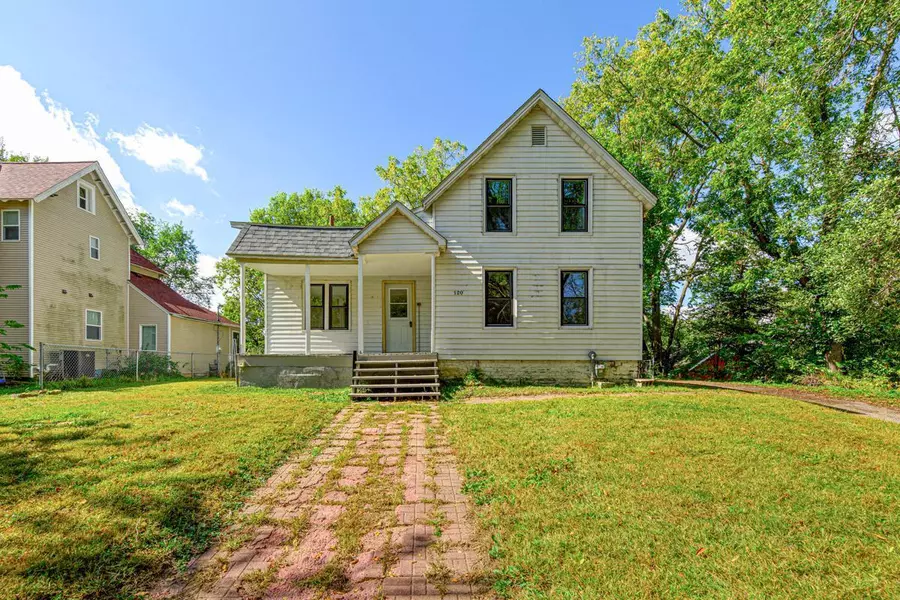 120 4th AVE SW, Faribault, MN 55021