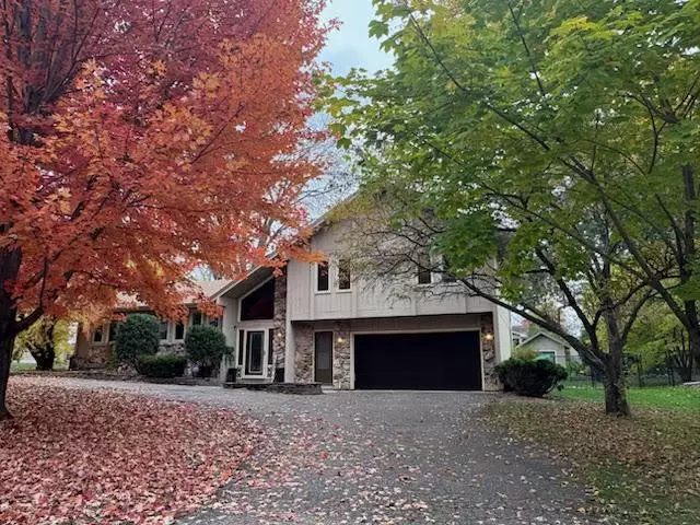 1560 Rhode Island AVE N, Golden Valley, MN 55427