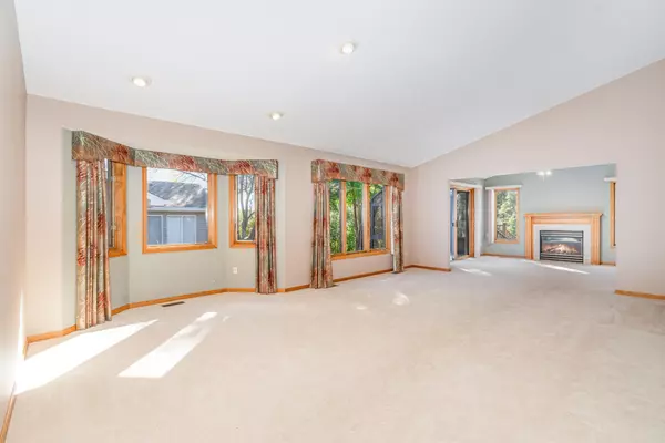 Shoreview, MN 55126,5621 Heather Ridge CT