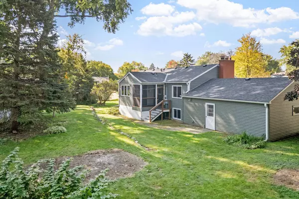 Saint Anthony, MN 55418,3511 Maplewood DR