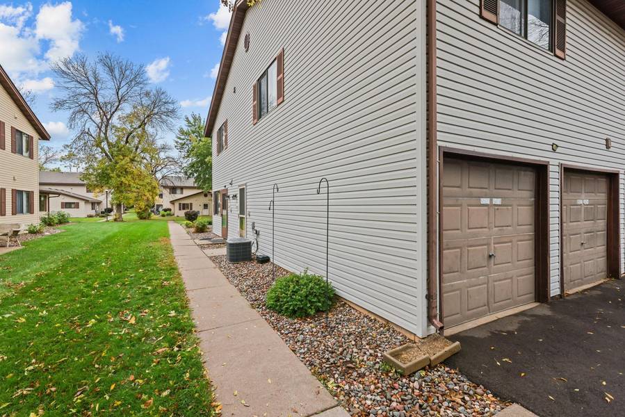 6523 84th CT N, Brooklyn Park, MN 55445