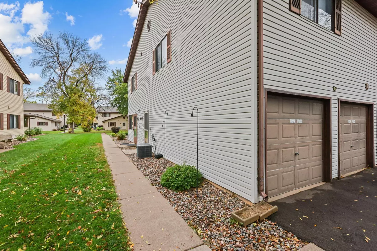 Brooklyn Park, MN 55445,6523 84th CT N