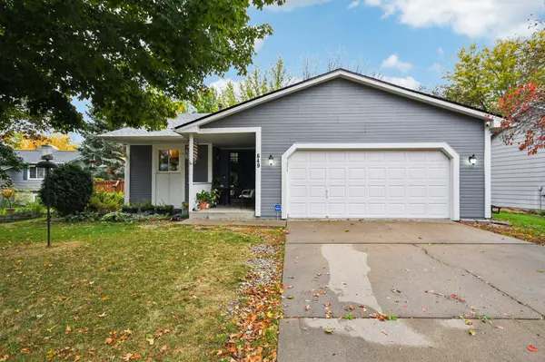 649 Concord DR, Chaska, MN 55318