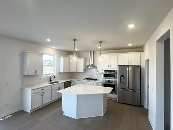 Waconia, MN 55387,321 Ravencroft RD