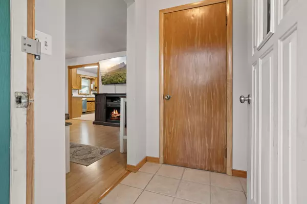Fargo, ND 58103,705 20th ST S