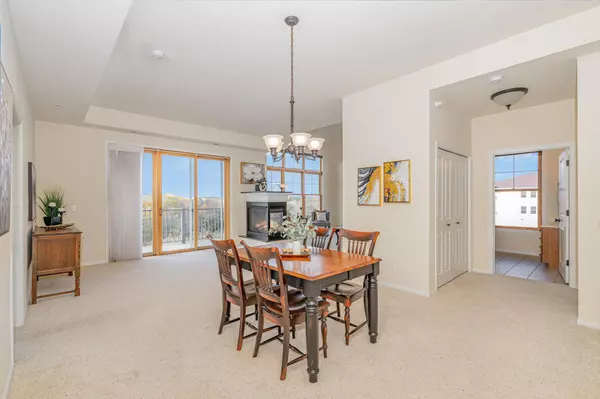 Chaska, MN 55318,3110 N Chestnut ST #414