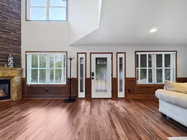 Edina, MN 55424,4407 Curve AVE