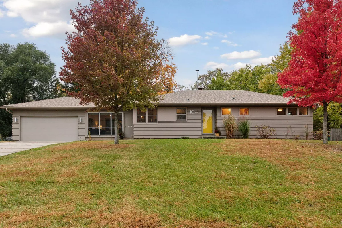 Golden Valley, MN 55427,1041 Idaho AVE N